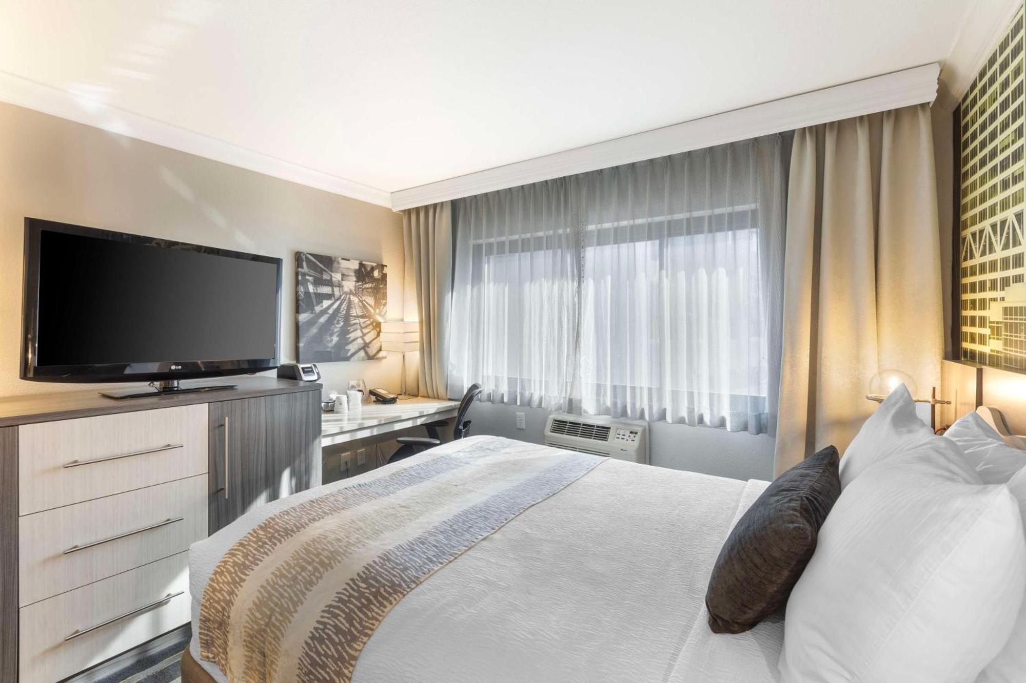 Best Western Plus Milwaukee West Bagian luar foto