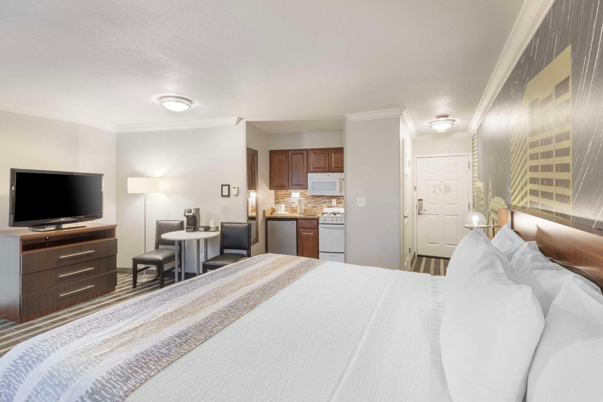 Best Western Plus Milwaukee West Bagian luar foto