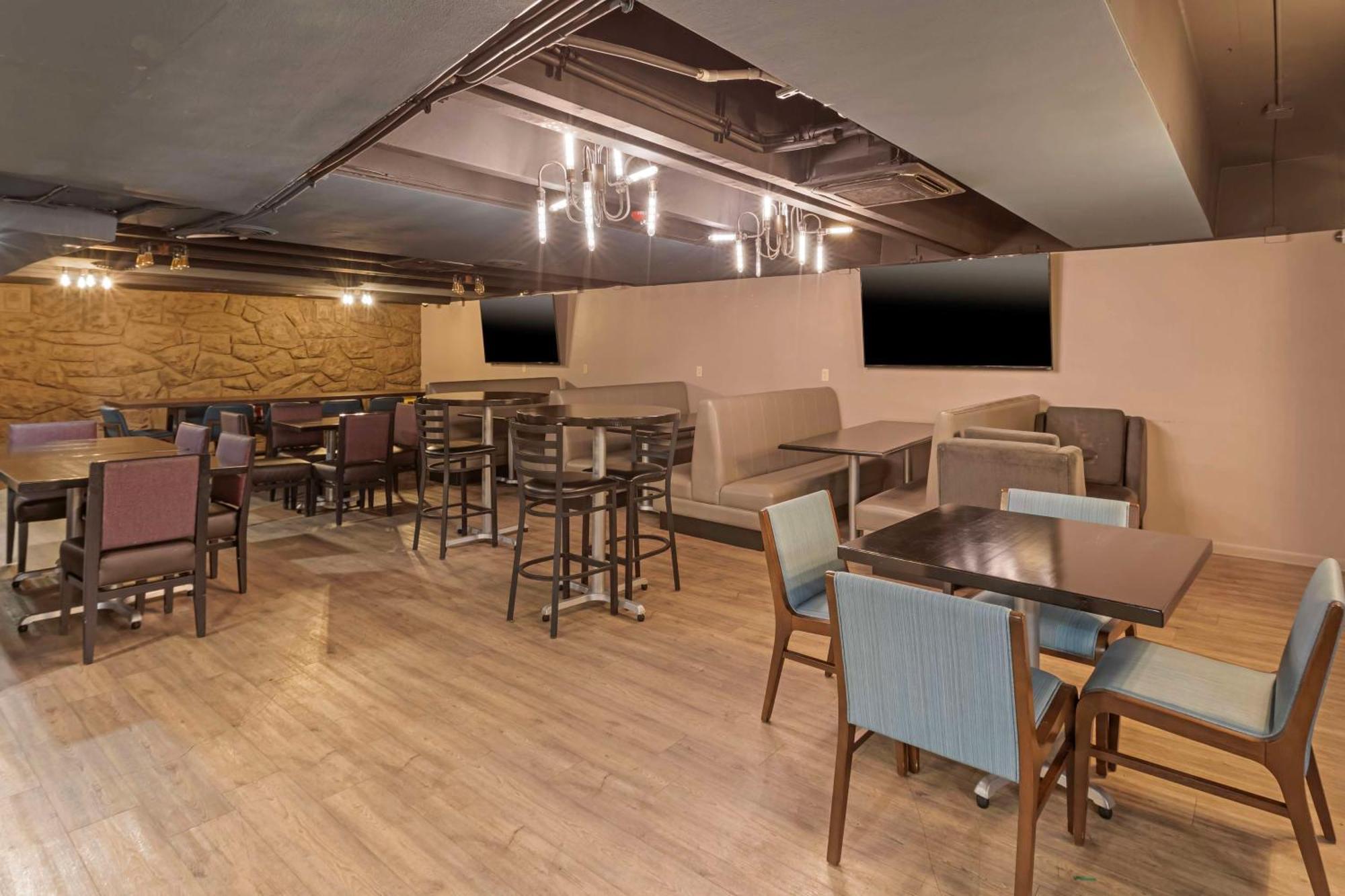 Best Western Plus Milwaukee West Bagian luar foto