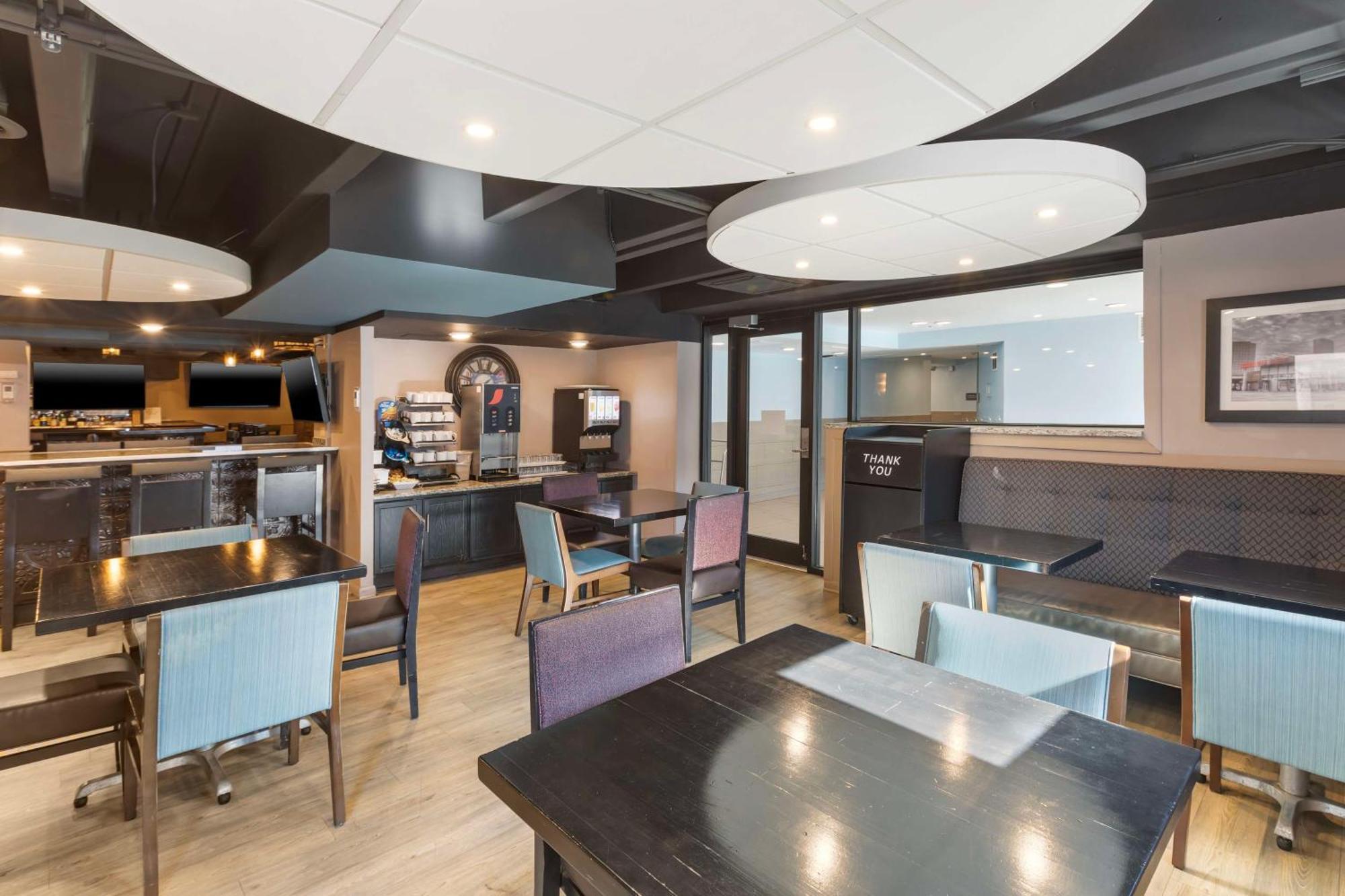 Best Western Plus Milwaukee West Bagian luar foto