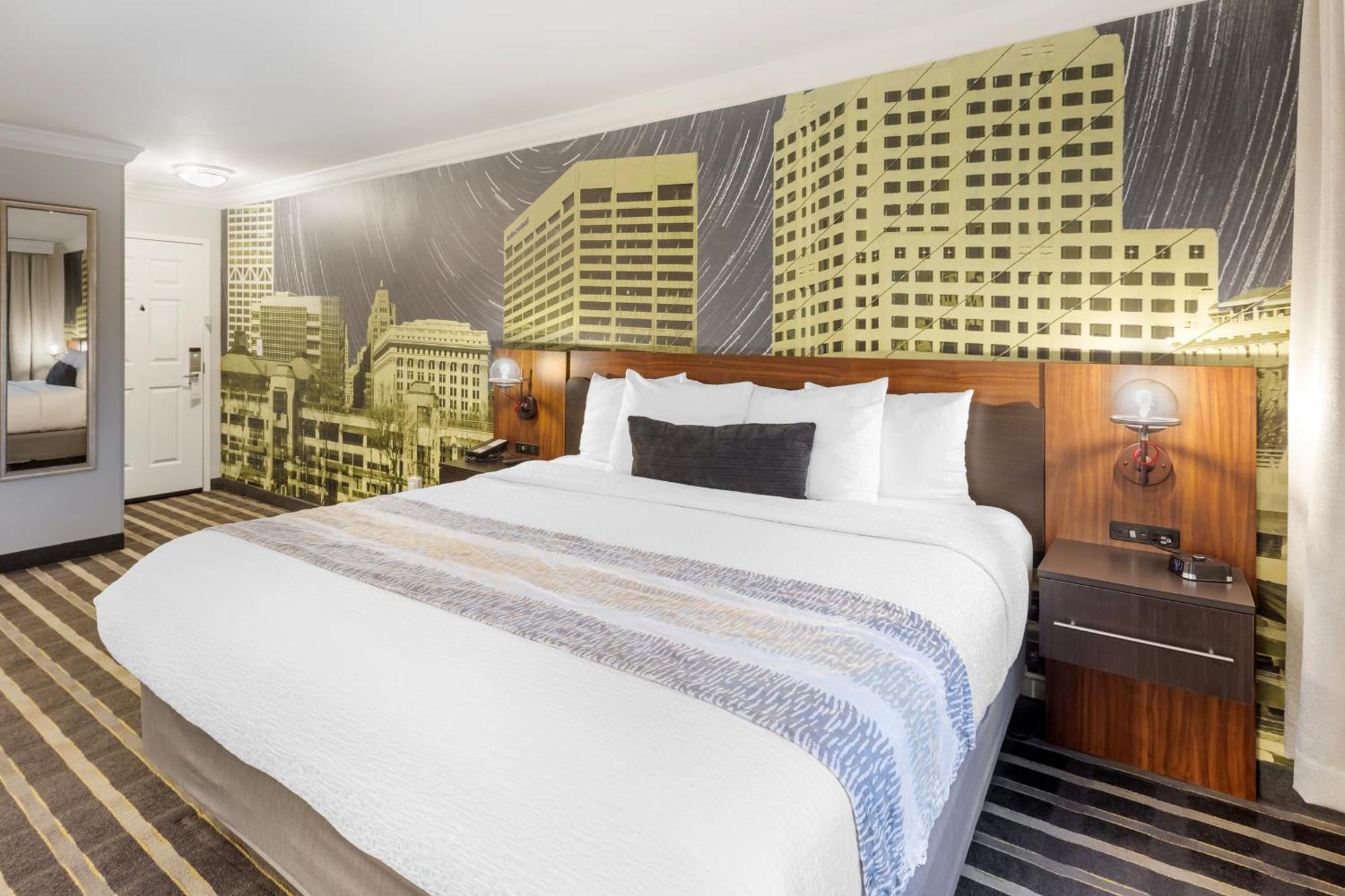 Best Western Plus Milwaukee West Bagian luar foto