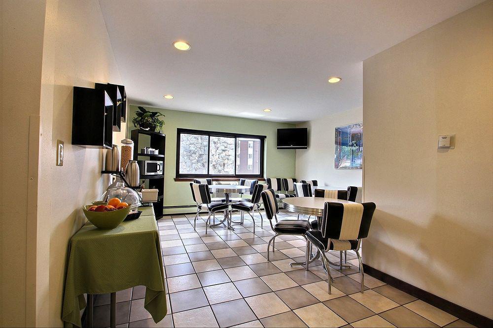 Best Western Plus Milwaukee West Restoran foto